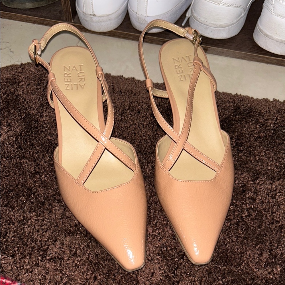 Naturalizer Women's Tan Slingback Heels